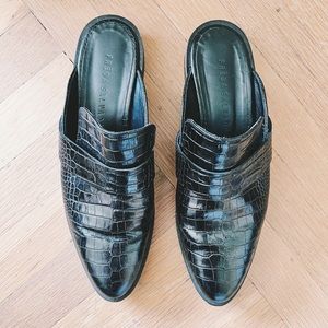 Freda Salvador Keen Mule size 8